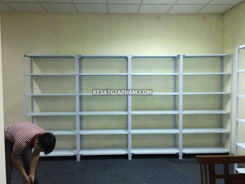 kệ sắt v lỗ tại vĩnh phúc