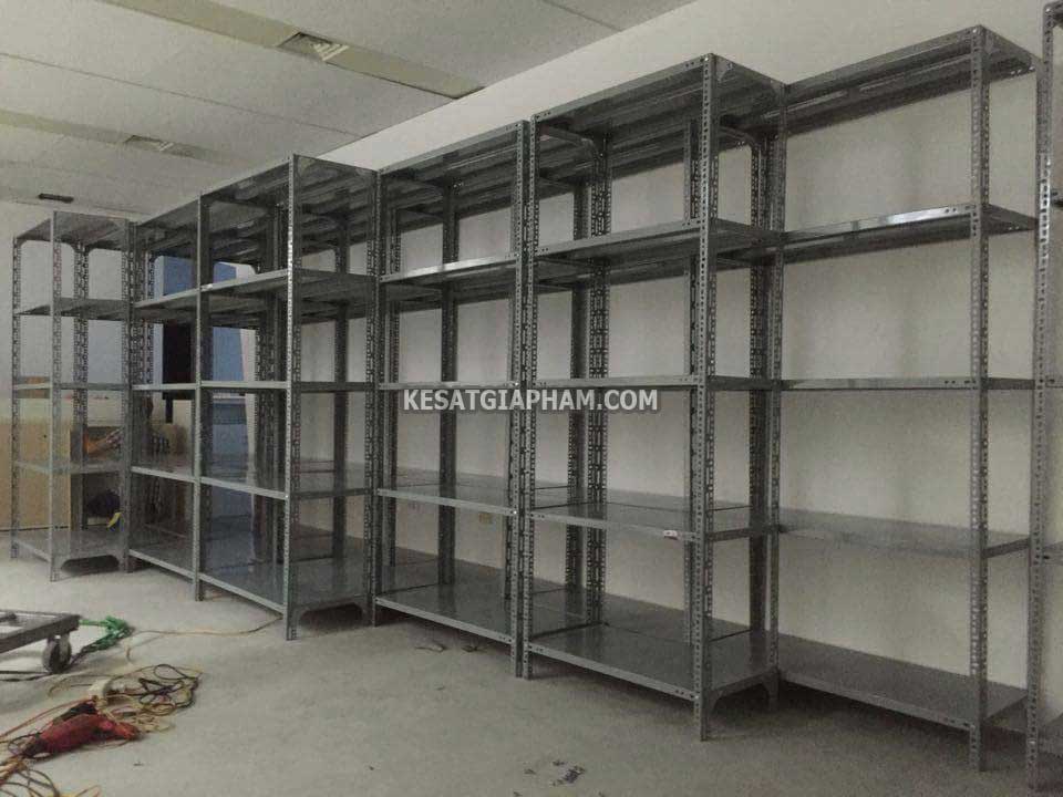 kệ sắt v lỗ vĩnh phúc